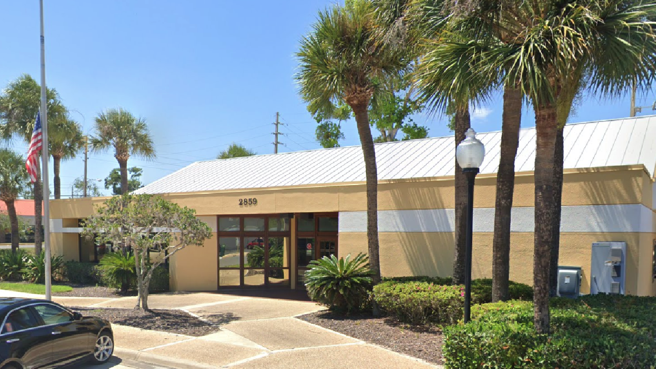 Building of Lake Holden location